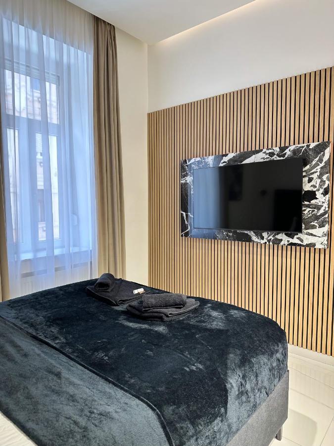 V21 Luxury Apartment *