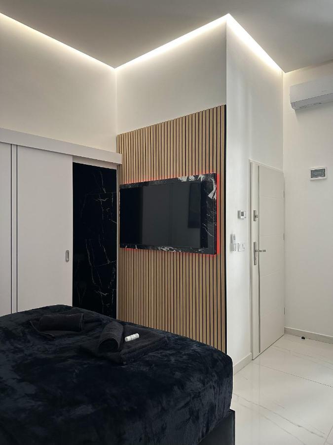 V21 Luxury Apartment *