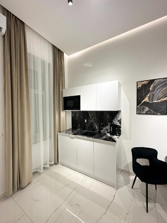 V21 Luxury Apartment