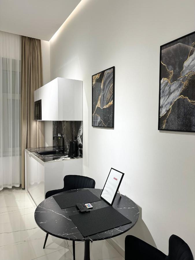 V21 Luxury * Budapešť